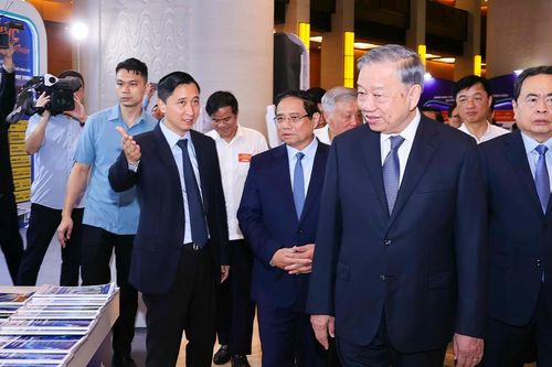 Bệnh viện Tâm Anh giới thiệu dàn 'siêu Robot AI' tại tòa nhà Quốc hội