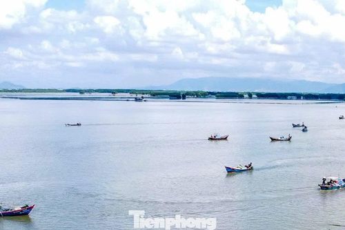 Nhọc nhằn mưu sinh giữa sóng nước Thị Nại