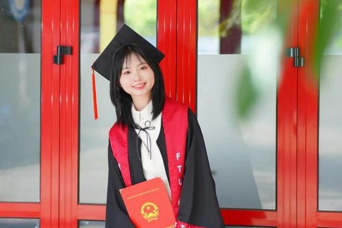 Cú 'quay xe' ngoạn mục của thủ khoa tuyệt đối