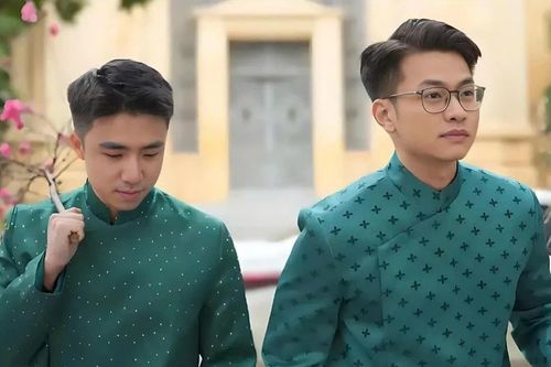 Bùng nổ cuộc gặp người hâm mộ, giá vé càng loạn