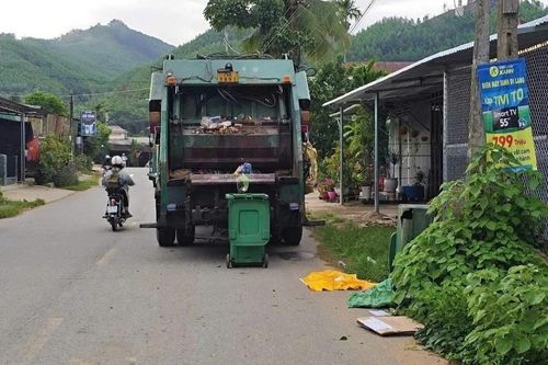 Phát hiện thi thể trẻ sơ sinh trong thùng rác ở Quảng Ngãi