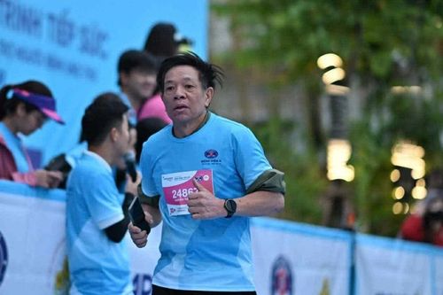 Từ bệnh nhân ung thư thành 'sứ giả hi vọng' trên đường chạy Hành trình tiếp sức