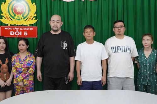 TPHCM: Bắt nhóm người nước ngoài điều hành nhà hàng chứa mại dâm
