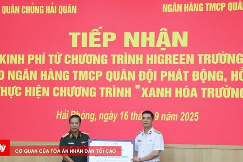 Quân chủng Hải quân tiếp nhận 160 tỷ đồng từ Chương trình 'HiGreen Trường Sa'