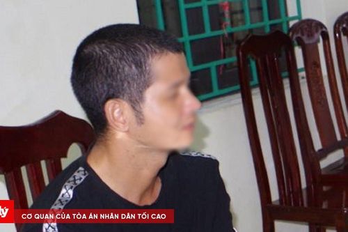Vờ mượn điện thoại gọi cho người thân rồi cướp
