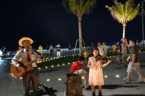 Du lịch đêm TP.HCM: Từ ẩm thực, nghệ thuật đến tour xem rùa đẻ trứng