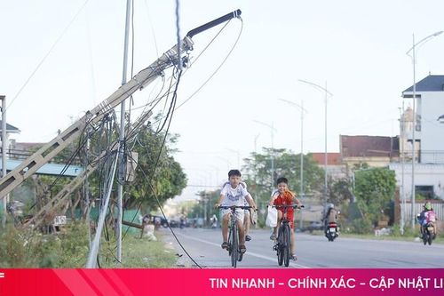 Tiềm ẩn nguy cơ từ cột điện nghiêng, đổ chưa được xử lý