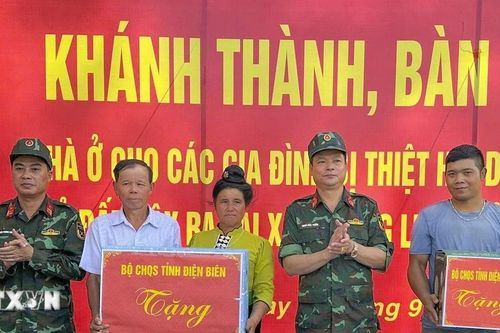 Xây nhà mới cho dân vùng lũ Điện Biên - 'cột mốc' vững chãi ấm tình quân dân