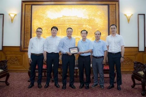 Lãnh đạo Huế và VNPT thống nhất thúc đẩy các dự án chuyển đổi số trọng điểm