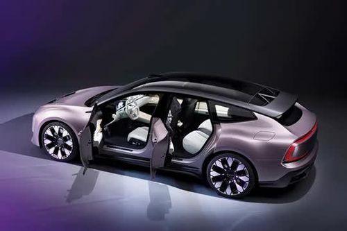 Audi giới thiệu xe hơi công suất 787 mã lực, trang bị tối tân, giá hơn 870 triệu đồng