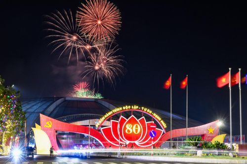 Bế mạc triển lãm 'thành tựu đất nước 80 năm' - triển lãm của những kỳ tích