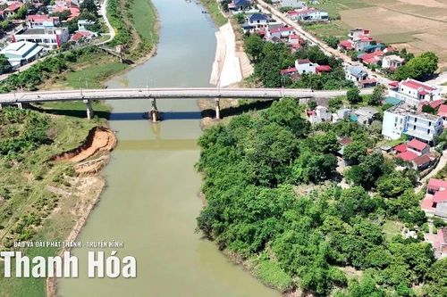 Khẩn trương khắc phục sự cố sạt lở bờ sông Bưởi và đê bao Thạch Định