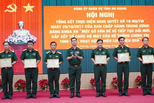 Tổ chức lực lượng vũ trang tỉnh An Giang tinh, gọn, mạnh