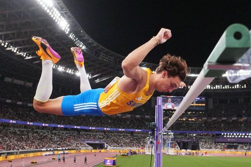 Duplantis lần thứ 14 phá kỷ lục thế giới môn nhảy sào