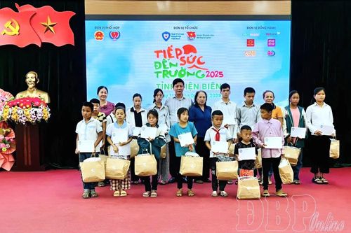 Tiếp sức trẻ khuyết tật đến trường