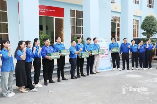 TIẾN TỚI ĐẠI HỘI ĐẠI BIỂU ĐẢNG BỘ TỈNH ĐỒNG NAI LẦN THỨ I, NHIỆM KỲ 2025-2030 VÀ ĐẠI HỘI XIV CỦA ĐẢNG Tuổi trẻ tiên phong giữ vững trận địa tư tưởng của Đảng