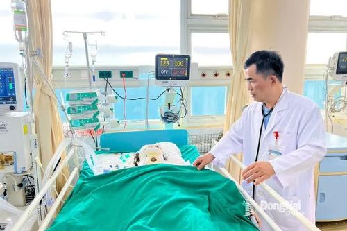Huy động khẩn cấp bác sĩ mổ cứu bệnh nhân đa chấn thương