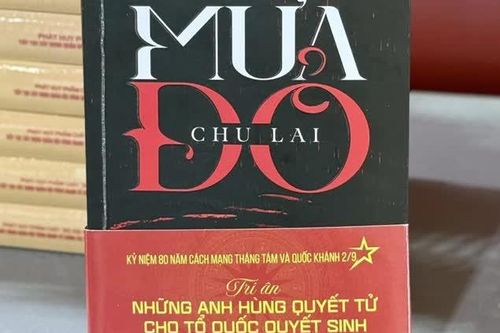 Tiểu thuyết Mưa đỏ 'cháy hàng' cùng sức nóng từ phim điện ảnh