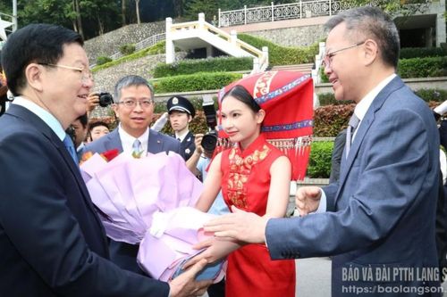 Phó Thủ tướng Chính phủ Mai Văn Chính xuất cảnh qua Cửa khẩu quốc tế Hữu Nghị tham dự một số sự kiện tại Trung Quốc