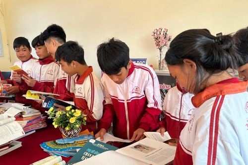 Ngôi trường vùng xa vươn lên dạy tốt - học tốt
