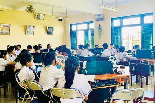 Thi tốt nghiệp THPT trên máy tính: Bước tiến tất yếu, cần chuẩn bị kỹ lưỡng