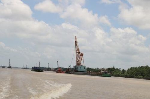Thi công 24/24h, nạo vét hơn 52km luồng, đưa tàu lớn vào sông Hậu