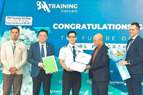 Khóa đào tạo học viên phi công MPL đầu tiên tại Việt Nam chính thức tốt nghiệp