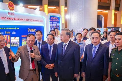 Bệnh viện Tâm Anh giới thiệu công nghệ Robot, AI tại triển lãm Thành tựu Y tế nổi bật ở Nhà Quốc hội