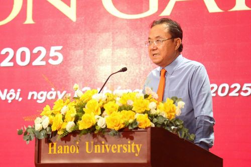 Nhà thơ Hồng Thanh Quang: 'Cuộc thi Cha và con gái giúp tôi giàu có thêm về tâm hồn'