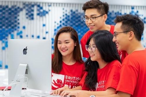 Sớm xây dựng Đề án tổ chức thi tốt nghiệp THPT, thi tuyển sinh đại học trên máy tính