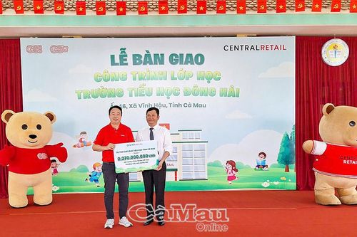 Central Retail bàn giao 4 phòng học, gần 2,3 tỷ đồng tại Cà Mau