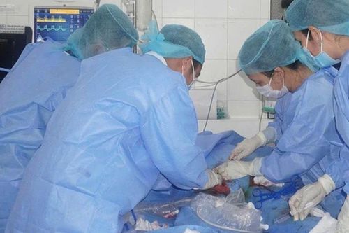 Ho đờm xanh 10 ngày tưởng cảm cúm, ai ngờ suýt mất mạng vì căn bệnh nguy hiểm này