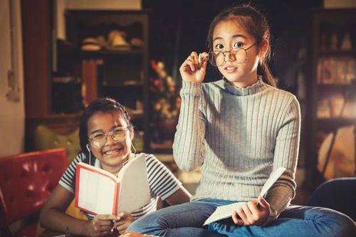 'Hiệu ứng rắn hổ mang' và nghịch lý nuôi dạy con: Càng quan tâm, con càng kém lanh lợi