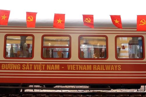 Chạy thử nghiệm tàu đưa đón cán bộ Hải Phòng đi làm
