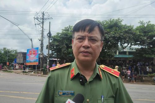 Giám đốc Công an tỉnh Quảng Trị trực tiếp đến hiện trường chỉ đạo xử lý vụ tai nạn ở chợ Tân Long