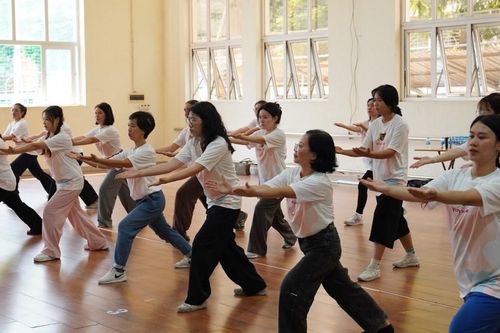 Tự vệ và trao quyền để phụ nữ và trẻ em gái được an toàn