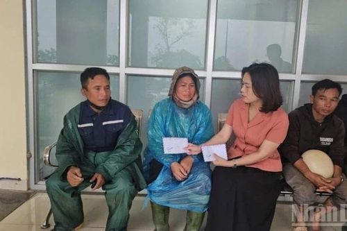 Thăm hỏi gia đình các nạn nhân vụ tai nạn giao thông nghiêm trọng tại Quảng Trị