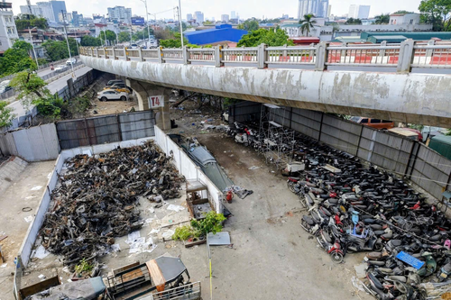 Hàng loạt bãi xe dưới gầm cầu đã được di dời sau vụ cháy xe tại cầu Vĩnh Tuy