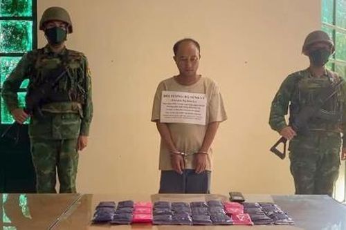 'Cõng ma' vượt biên