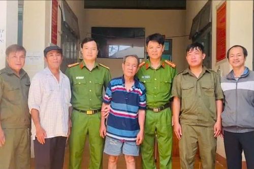 Công an xã Thuận Lợi (Đồng Nai) kịp thời giúp cụ ông đi lạc trở về nhà an toàn