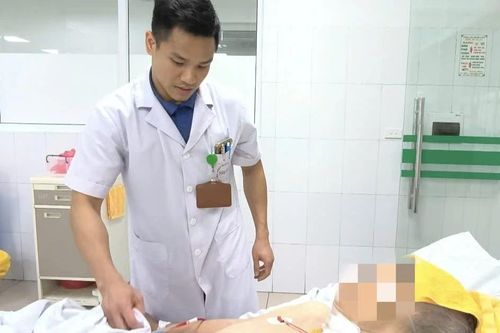 U tuyến tiền liệt nặng gần 500g vì trì hoãn phẫu thuật