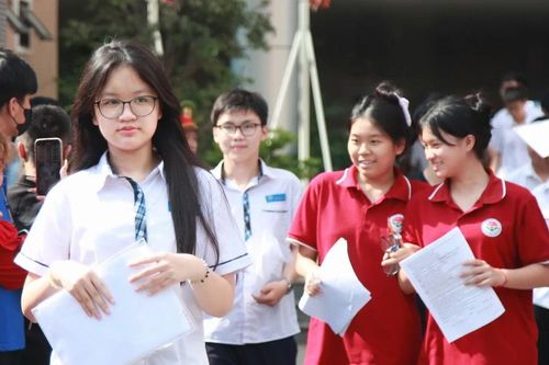 Hà Nội chuẩn bị điều kiện phổ cập THPT