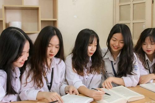 Tăng cường giáo dục toàn diện trong trường chuyên