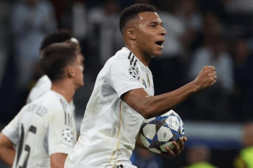 Kylian Mbappé tiếp tục tỏa sáng, gánh vác Real Madrid trên lưng