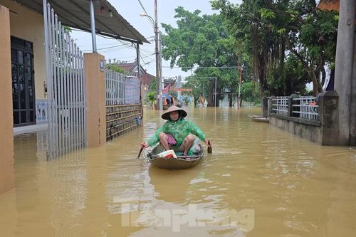 Xem xét tái định cư cho người dân ở vùng 'rốn lũ' sông Bùi, sông Tích