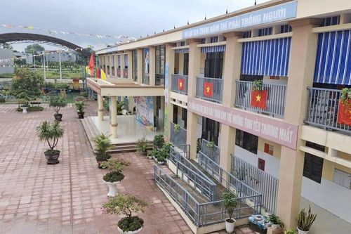 Chủ tịch tỉnh Bắc Ninh yêu cầu vận động phụ huynh đưa trẻ đến học ở trường mới