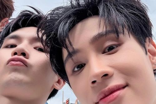 30 Anh trai say hi: 'Chúng tôi đến đây để làm bùng nổ cả nước'