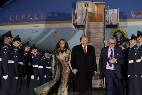 Chuyên cơ chở Tổng thống Mỹ Donald Trump bị uy hiếp an toàn