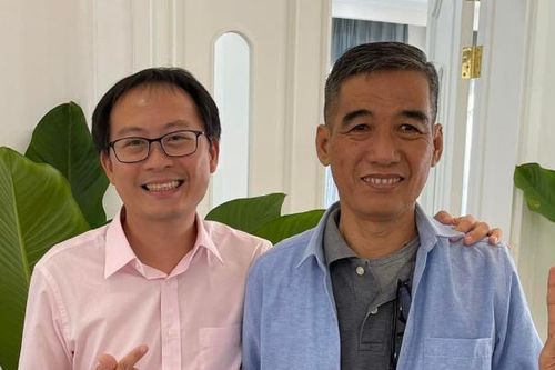 Người đàn ông quyết định không bán nhà, ở Việt Nam chữa ung thư gan