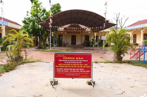 Chủ tịch Bắc Ninh yêu cầu xử lý dứt điểm vụ sáp nhập trường tại Phúc Hòa